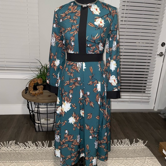 Contemporary Floral Dress - Picture 1 of 5